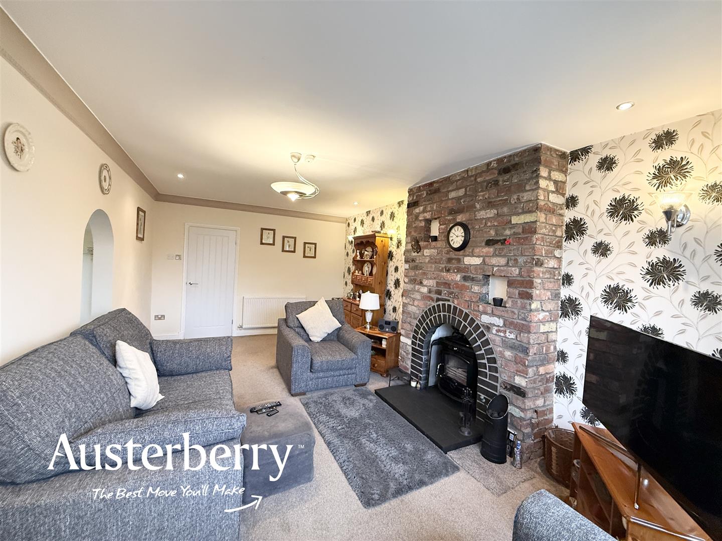 3 bed property in Ash Bank Road, Stoke-On-Trent
